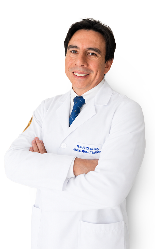 Doctor Napoleón Salgado con mandil