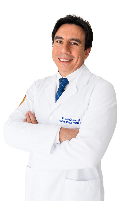 Doctor Napoleón Salgado con mandil